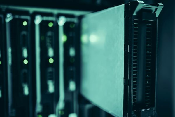 دليل الوكيل العكسي لـ Nginx 2026: SSL وموازنة التحميل وإعداد الإنتاج