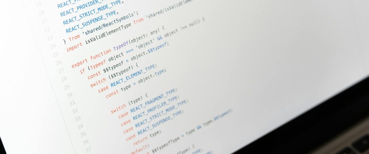 TypeScript مقابل JavaScript 2026: هل يجب عليك استخدام TypeScript؟