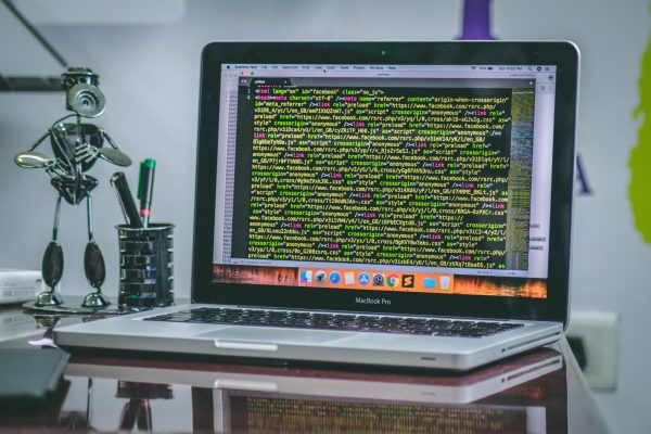 Best Laptops for Developers 2026: MacBook Pro M4 vs ThinkPad X1 vs Dell XPS Review