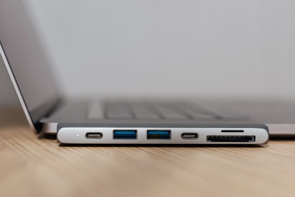 Best USB Hubs and Docks for Developers 2026: CalDigit TS4 vs OWC Thunderbolt Hub Review