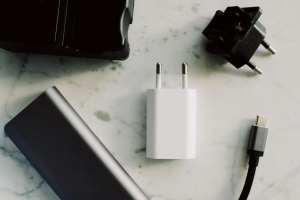 Best USB-C Chargers and Power Banks for Developers 2026: Anker vs UGREEN vs Baseus